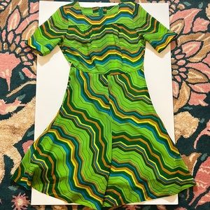 Vintage green box, zipper dress, short sleeves, square neck